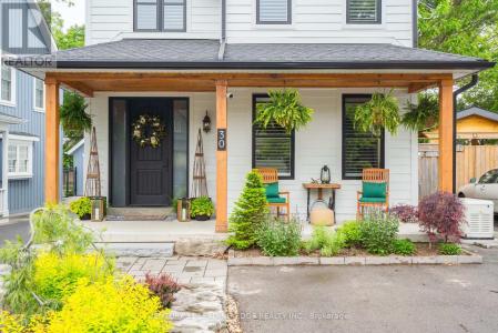 30 VICTORIA STREET, Whitchurch-stouffville (stouffville), Ontario L4A 3R7, Canada