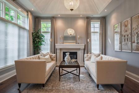 209 DONESSLE DRIVE, Oakville, Ontario L6J 3Y7, Canadá