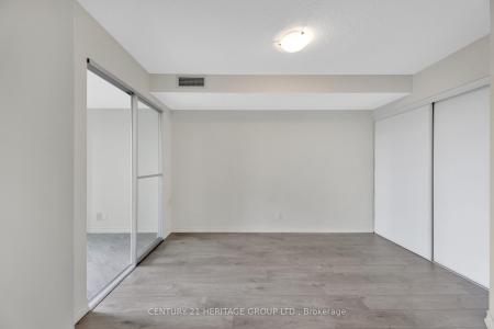 18 HARDING BOULEVARD, Richmond Hill, Ontario L4C 0T3, Kanada