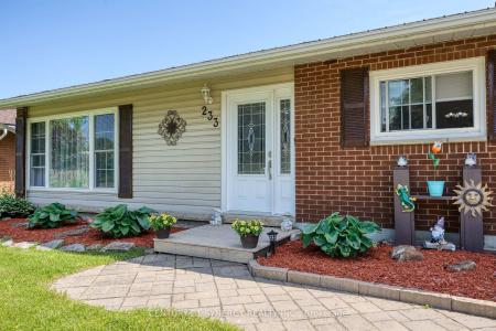 233 ALLAN STREET, Smiths Falls, Ontario K7A 4M9, Canada