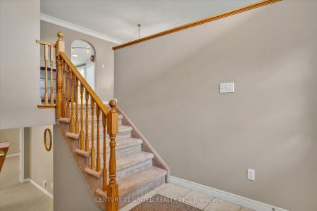 1329 WHITE CRESCENT, Peterborough West, أونتاريو K9K 2L6, كندا 