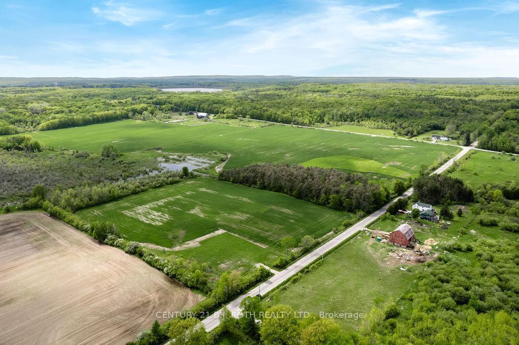 1511 TAY POINT ROAD, Penetanguishene, Ontario L9M 2C8, Canadá