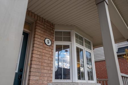 5 WOODBINE PLACE E, Oshawa, Ontario L1L 1C6, Canada