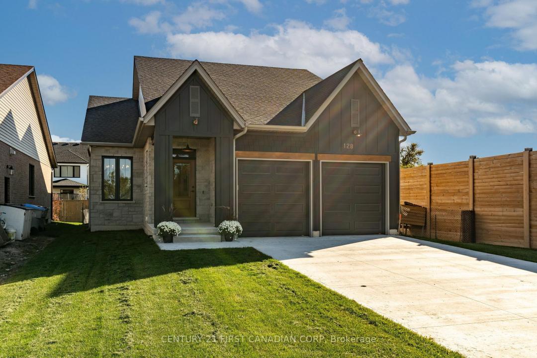 128 SCOTTS DRIVE, Lucan Biddulph, Ontario N0M 2J0, Canada