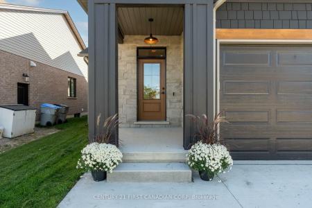 128 SCOTTS DRIVE, Lucan Biddulph, Ontario N0M 2J0, Canada