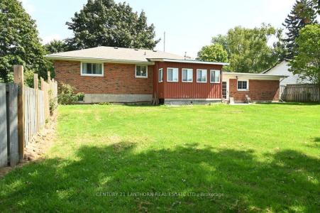 151 AVONLOUGH ROAD W, Belleville, Ontario K8N 4Z2, Canadá