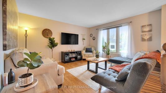 126 SCOTT STREET E, Strathroy-Caradoc-, Ontario N7G 1K2, Canada