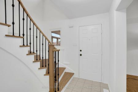71 LINKS ROAD, Vaughan, Ontario L6A 1L4, Canada