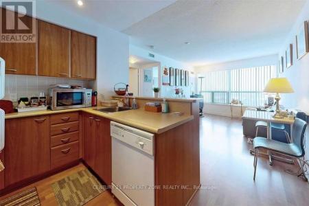 36 LEE CENTER DRIVE, Toronto, Ontario M1H 3K2, Canada