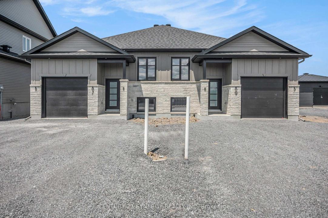89 HELEN STREET, North Stormont, Ontario K0A 1R0, Canada