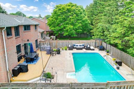 213 MCCAFFREY ROAD, Newmarket, Ontario L3X 1K1, Canada