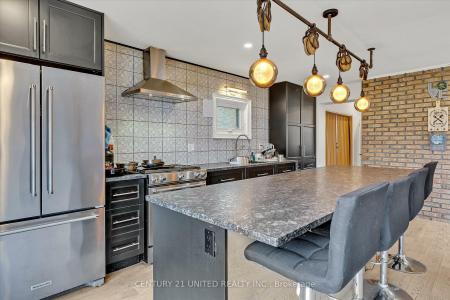 508 SHERBROOKE STREET, Peterborough Central, Ontario K9J 2P3, Canada