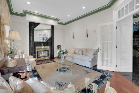 34 MARYVALE CRESCENT, Richmond Hill, Ontario L4C 6P8, Canadá