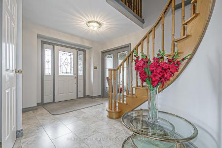 861 COLUMBIA COURT, Newmarket, Ontario L3Y 6L6, Canada