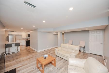 27 MOONEY TRAIL, New Tecumseth, Ontario L9R 0J4, Canadá
