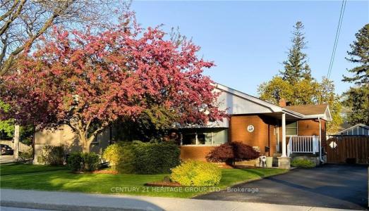 54 SHERWOOD RISE, Hamilton, אונטריו L8T 1N8, קנדה