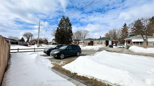 53 MIRAMAR CRESCENT, Toronto, Ontario M1J 1R3, Canada