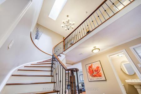 61 BROOKLYN CRESCENT, Markham, Ontario L3P 7C3, Canada