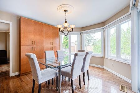 61 BROOKLYN CRESCENT, Markham, Ontario L3P 7C3, Canada