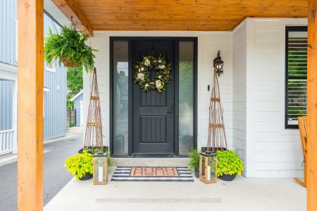 30 VICTORIA STREET, Whitchurch-Stouffville-, Ontario L4A 3R7, Canada