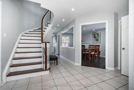 176 DEAN AVENUE, Barrie, Ontario L4N 0W1, Canada