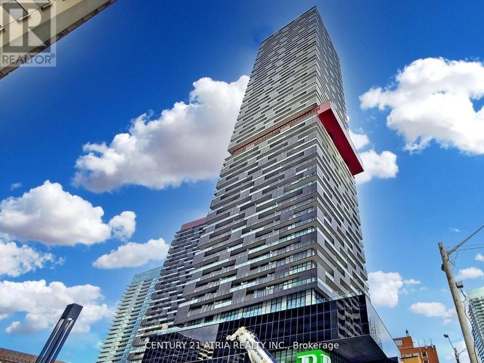 8 EGLINTON AVENUE, Toronto (mount Pleasant West), Ontario M4P 0C1, Canada