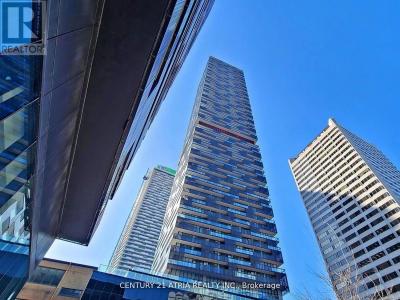 8 EGLINTON AVENUE, Toronto (mount Pleasant West), Ontario M4P 0C1, Canada