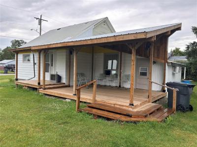 220 HOSSACK AVENUE, Killarney, Manitoba R0K 1G0, Canada