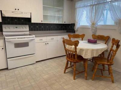 182 SUNWAPTA DRIVE, Hinton, Alberta T7V 1E9, Canada