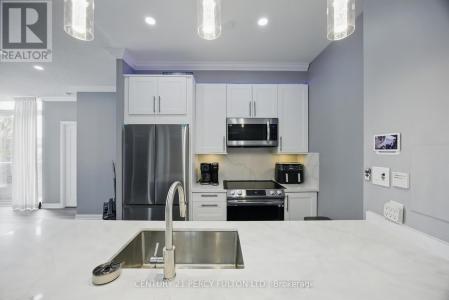 181 VILLAGE GREEN SQUARE, Toronto (agincourt South-malvern West), Ontario M1S 0K6, Canada