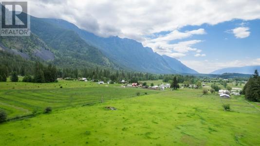 4512 48TH STREET, Canyon, Columbia Britannica V0B 1C1, Canada