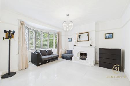 Tolworth Rise North, SURBITON, United Kingdom