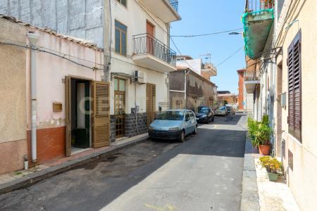 Via Duca di Massa, Aci Castello, Sicilia 95021, Italia