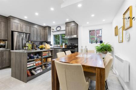 6008-6050 Ch. Hudson, Montréal (Côte-des-Neiges/Notre-Dame-de-Grâce), Квебек H3S 2G7, Канада