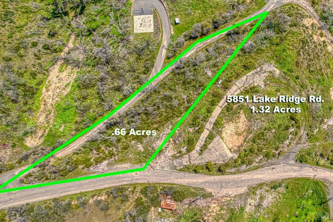 5851 Lake Ridge Dr., Ukiah, Califórnia 95482, Estados Unidos