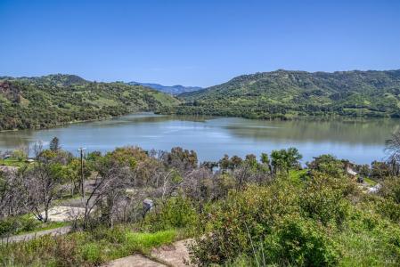5851 Lake Ridge Dr., Ukiah, Califórnia 95482, Estados Unidos