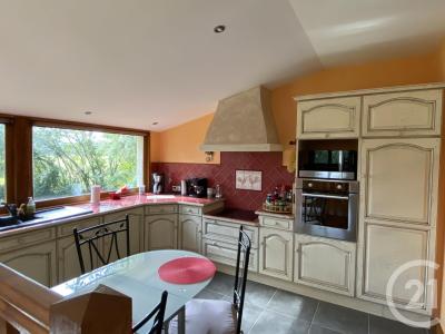 Le Veurdre, Auvernia 03320, Francia