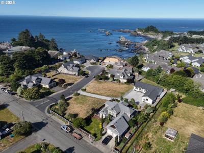 7205 EDGE CLIFF DR, Brookings, Oregon 97415, USA