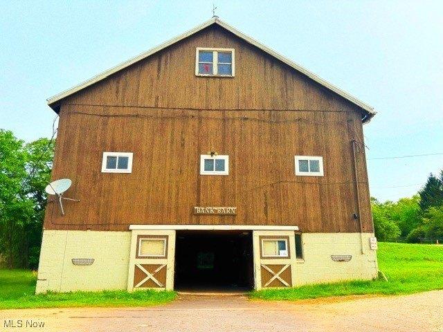 8782 Kinsman Road, Novelty, Ohio 44072
