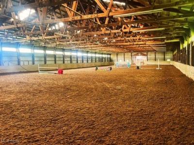 8782 Kinsman Road, Novelty, Ohio 44072