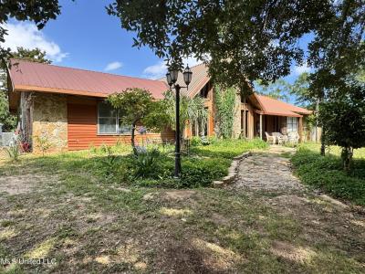 5114 Bay Street, Pascagoula, מיסיסיפי 39567, ארצות הברית של אמריקה