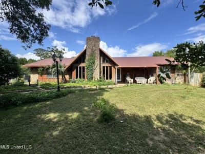 5114 Bay Street, Pascagoula, מיסיסיפי 39567, ארצות הברית של אמריקה