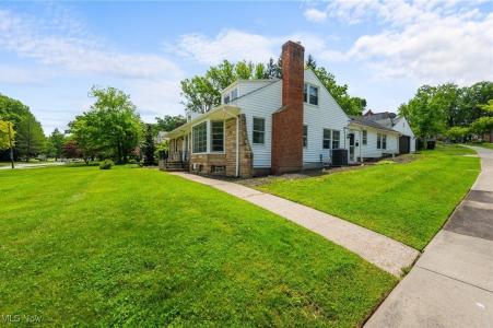 1572 S Belvoir Boulevard, South Euclid, Ohio 44121, États-Unis