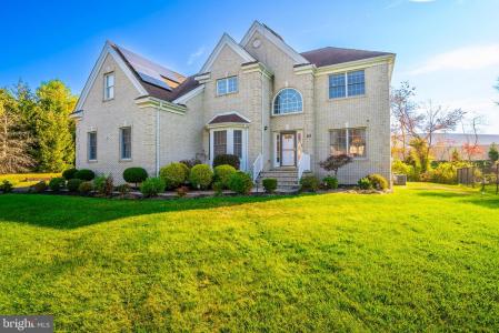 10 Eddie Court, Dayton, NJ 08810, USA