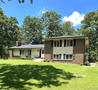 20193 SW Oakwood Drive, Lebanon, Missouri 65536, USA