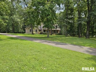 9 FAWN Drive, Fairfield, Illinois 62837, USA