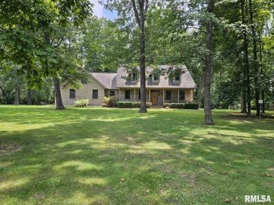 9 FAWN Drive, Fairfield, Illinois 62837, USA