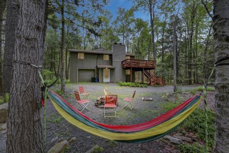 1172 Deer Trail Road, Pocono Pines, Pennsylvanie 18350, États-Unis