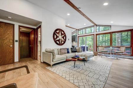 1172 Deer Trail Road, Pocono Pines, Pennsylvanie 18350, États-Unis