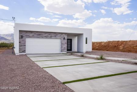 1030 Calle Coyote, Rio Rico, Arizona 85648, USA